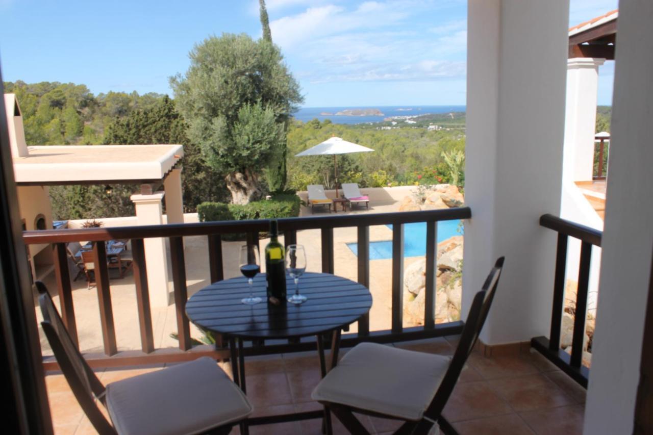 Villa Ca Na Vinya Cala Tarida  Exterior photo